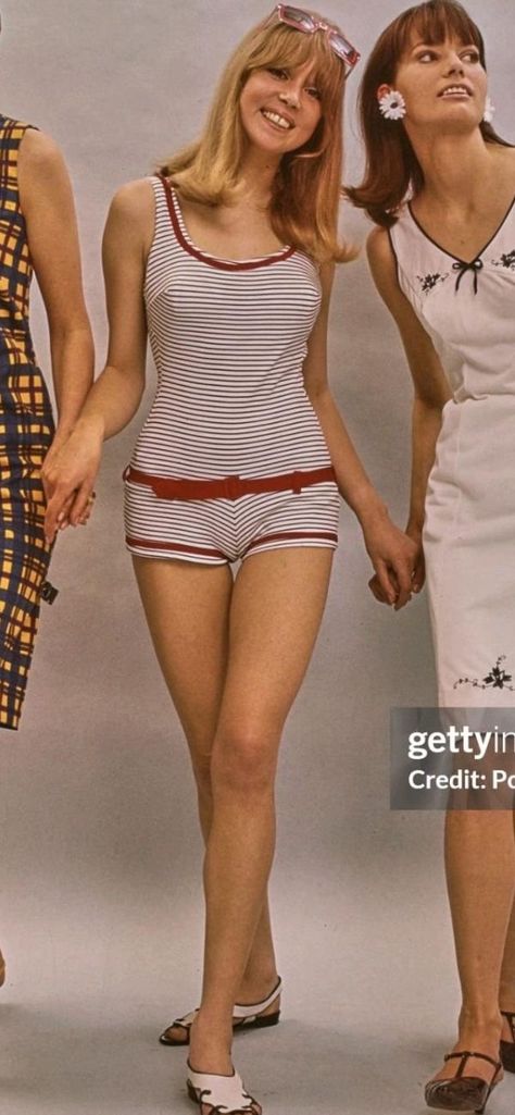 Patty Boyd Style, Pattie Boyd Modeling, Pattie Boyd Fashion, Pattie Boyd Hair, Pattie Boyd Outfits, 60s Costume Ideas For Women, Twiggy 60s Fashion, 1960s Photoshoot, Pattie Boyd 60s