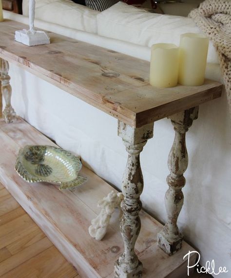 DIY French Country Sofa Table - Absolutely Love this and have been wanting a sofa table forever!!! French Country Sofa, Country Sofa, Country Sofas, Farmhouse Sofa Table, Muebles Shabby Chic, Farmhouse Sofa, French Sofa, Kitchen Bench, Shabby Home