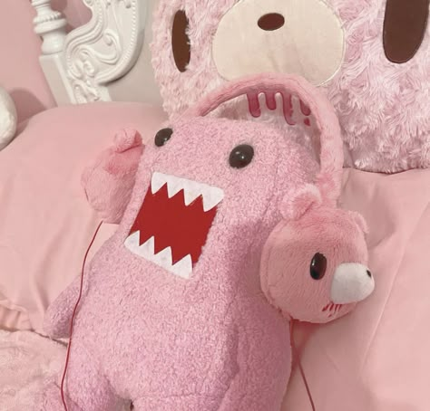 Pink Domo Pfp, Gloomy Bear Plushies, Alt Pink Aesthetic, Pink Pfps Y2k, Pink Domo Kun, Gloomy Bear Pfp, Pink Domo, Domo Plush, Plushies Diy