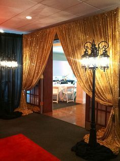 A red carpet and gold curtain for a grand entrance to a fabulous night. Gatsby Entrance, Harlem Nights Theme, Great Gatsby Prom, Gatsby Birthday Party, Gatsby Gala, Prom Planning, 1920s Theme, Speakeasy Party, New Years Eve Party Ideas