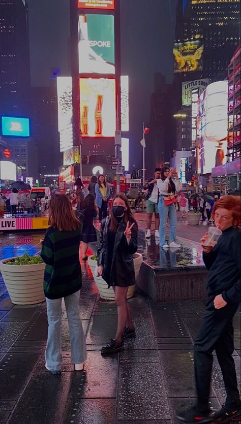 Best Restaurants In Nyc Times Square, Nyc Wallpaper, New York Times Square At Night, Time Square New York Billboards, Nyc 1980s New York, 1960s New York City, New York Times, York City, Times Square