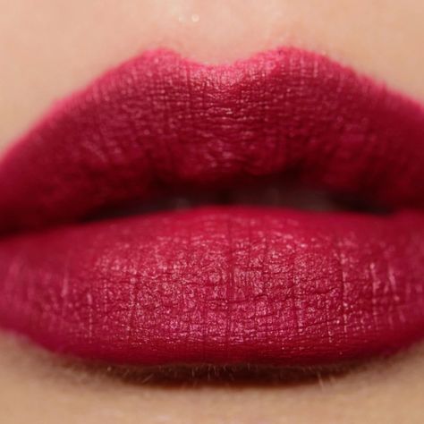 Berry Lipstick Makeup, Berry Lips Makeup, Wedding Lips, Matte Lipstick Shades, Berry Lipstick, Sparkly Eyes, Berry Lips, Lipstick Swatches, Velvet Matte