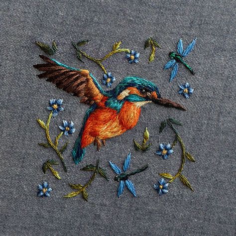 New Densely Embroidered Animals by Chloe Giordanoby Christopher Jobson on July 6, 2015 Chloe Giordano, Sulaman Pita, Embroidered Bird, Bird Embroidery, Animal Embroidery, 자수 디자인, Hand Embroidery Art, Crewel Embroidery, Hand Embroidery Patterns