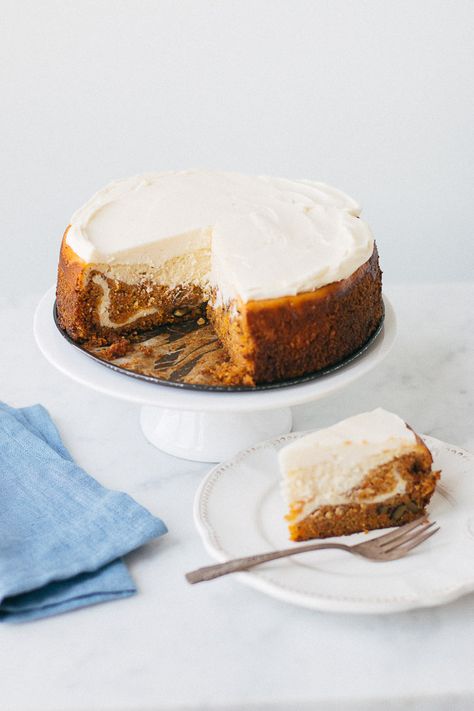 This over-the-top special carrot cake cheesecake is so moist it will melt in your mouth! carrot cake cheesecake is so moist it will melt in your mouth! Carrot Cake Cheesecake, Cake Cheesecake, Nice Recipes, Sweet Recipe, Cupcake Cake, Savoury Cake, Melt In Your Mouth, Food Cakes, Carrot Cake