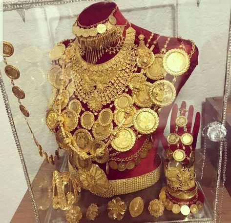 Albanian wedding gold jewelry from Tetova/Gostivar Wedding Gold Jewelry, Albanian Wedding, Albanian Clothing, Albanian Culture, Wedding Jewelery, Afghan Wedding, Drip Outfit Men, Mirror Selfie Poses, Wedding Gold