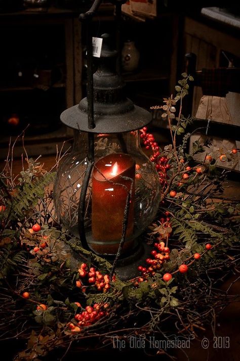 Primitive Lanterns, Hay Decor, Lights For Christmas, Christmas Cottage, Candle Ideas, Primitive Fall, Cabin Christmas, Country Christmas Decorations, Autumn Lights