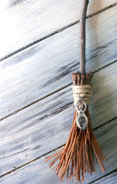 DIY Besom Style Broom Tutorial Witchcraft Broom, City Witch, Cottage Details, Pagan Crafts, Green Magic, Witches Altar, Cinnamon Oil, Ancient Egyptian Art, Witchy Things