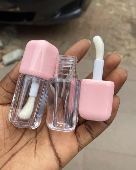 🔆 SQUARE SPOT LIPGLOSS TUBES 🔅 Price👇🏾 730# (a pcs) Moq -6pcs Size-5ml COLOR-pink Launching your cosmetics venture is now simpler than ever with @zoeys_line handling lip gloss wholesale, branding, packaging, and more. Order exclusively through our website for swift delivery: 3-5 days within Nigeria and 24 hours to 3 days within Benin. #GlamourWholesale #versagelbenin #wholesaletubesbenin #versagelnigeria #CosmeticWholesale #MakeupDistributor #BeautySupplyDeals #WholesaleGlow #CosmeticB... Small Business Cosmetics, Lipgloss Packaging Ideas, Lip Gloss Packaging Ideas, Lip Gloss Business Ideas, Lip Gloss Packaging, Lipgloss Tubes, Lip Balm Packaging, Lip Gloss Homemade, Skincare Branding