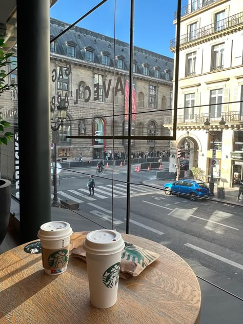 Paris Coffee Aesthetic, London Starbucks Aesthetic, Coffee Paris Aesthetic, Starbucks Aestethic, Cafe Starbucks Aesthetic, Starbucks Cafe Aesthetic, Starbucks In Paris, Joseph Core, Paris Starbucks