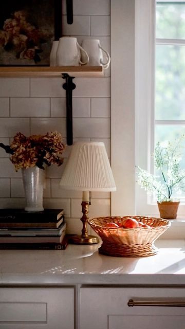 Thrifted Home Decor Kitchen, Cozy Cottage Apartment, Table Lamp In Kitchen, Thrifted Lamps, Cozy Candle Aesthetic, Kitchen Lamps On Counter, Lamps In The Kitchen, Cottagecore Lamp, Things To Thrift