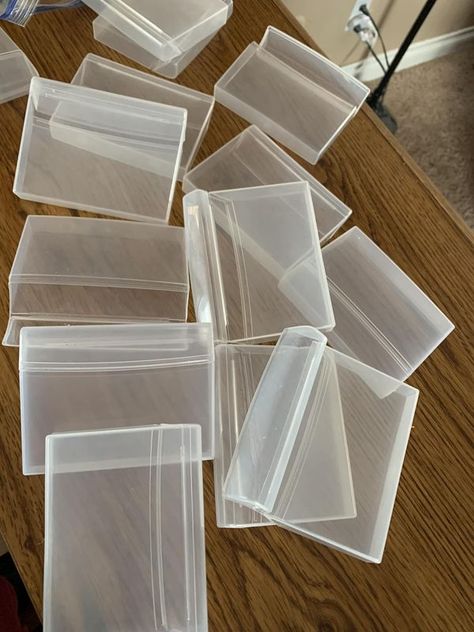 Plastic Gum Container Crafts, Gum Case Crafts, Gum Box Ideas, Extra Gum Container Ideas, Making Boxes, Extra Gum, Craft Storage Cabinets, Dollar Store Diy Organization, Upcycle Ideas