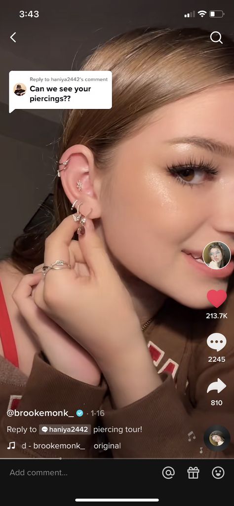 Piercings Brooke Monk, Madelyn Cline Ear Piercings, Jenna Ortega Ear Piercings, Brook Monk Ear Piercing, Brooke Monk Ear Piercings, Creepypasta Cosplay, Brooke Monk, Piercing Inspo, Cool Ear Piercings