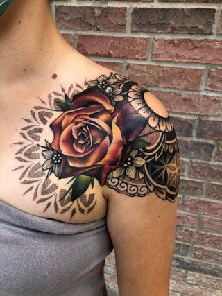 Stylist Tattoos Imperial Tattoo, Half Sleeve Tattoo Upper Arm, Tattoo Upper Arm, Tatuaje Cover Up, Cover Up Tattoos For Women, Tattoos 2023, Prison Tattoos, Tattoos Mandala, 4 Tattoo