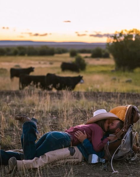 Country Couple Pictures, Western Couple, Couple Goals, Photo Shoot, Romance