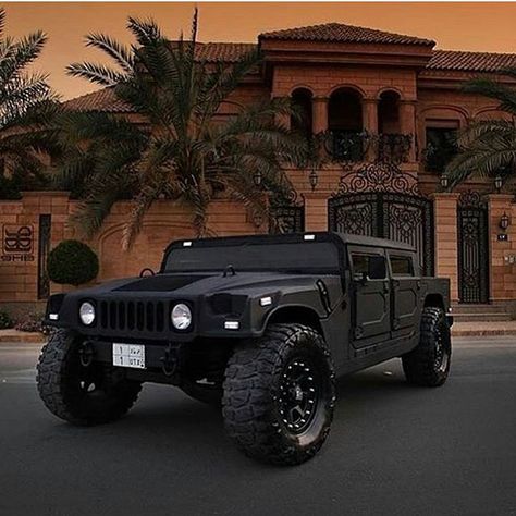 Bad ass all black hummer H1! This is the right way to get around. @adrenalinedaily ♤ ♤ ♤ ♤ ♤ #manstrav #hummer #badass #truck #diesel #h1 #blackedout #blackedout #niceride #mantruck #4x4 #bigtruck #unstoppable #mudder #lifted #iwantthat #want #need #photooftheday #L4L #FF #instafollow #mens Hummer Truck, Hummer Cars, Black Jeep, Hummer H1, Hummer H2, Sweet Cars, 4x4 Trucks, Koenigsegg, Jeep Life