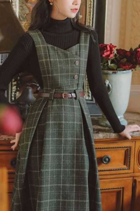 Plaid Single Breasted Dress, Green Academia Aesthetic Outfits, Green Academia Fashion, Green Plaid Dress Outfit, Dark Academia Green Outfit, Green Acedamia Outfits, Green Dark Academia Outfit, Red Aesthetic Y2k, Dark Green Outfit Aesthetic