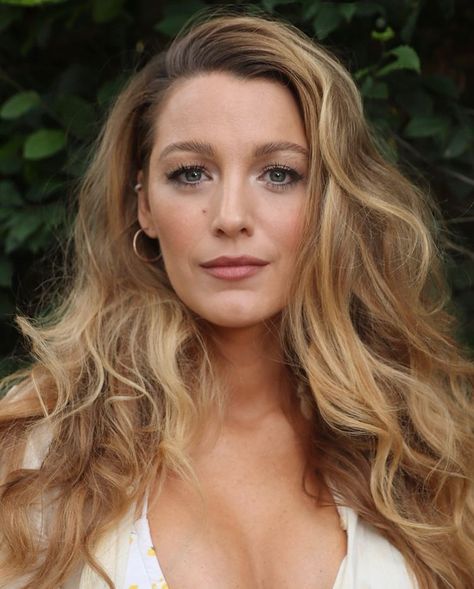 Blake Lively Hair Color, Blake Lively Hair, Blonde Celebrities, Fall Blonde Hair, Hair Collection, Long Wavy Hair, Hair Inspo Color, Light Hair, Blake Lively