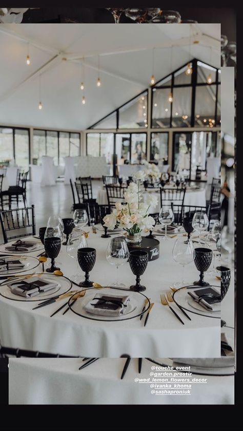 Black And White Candle Wedding, Hackney Wedding, Round Table Settings, Black Wedding Decorations, Black And White Wedding Theme, Candle Wedding Centerpieces, White Wedding Theme, Black White Wedding, Future Wedding Plans