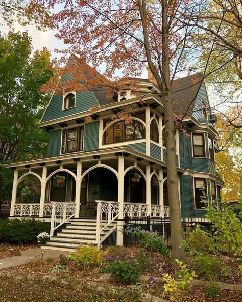 Victorian Cottagecore House, Autumnal House Exterior, Eccentric House Exterior, Fall Cottage Exterior, Whimsigoth House Exterior, Grunge House Exterior, Aesthetic Victorian House, Witchy House Exterior, Victorian Home Plans