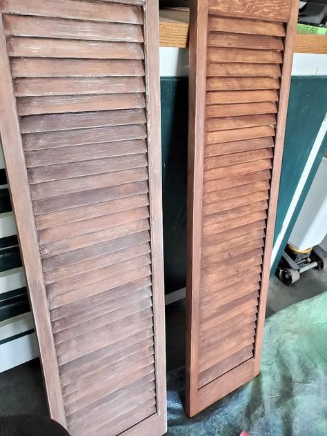 Bifold Door Makeover Diy, Bifold Door Makeover, Louvered Bifold Doors, Bifold Door Ideas, Louver Door, Louver Doors, Bifold Doors Makeover, Louvre Doors, Waverly Chalk Paint