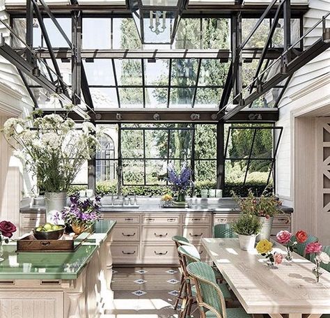 Plant Apartment, Conservatory Kitchen, Glass Room, Style At Home, Best Interior Design, House Goals, Open Kitchen, Home Photo, Dream Home Design