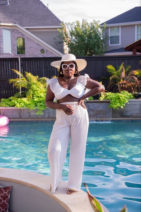 All White Outfit White 2 Piece Outfit, Pool Party Fashion, Pool Party Outfits, All White Party, All White Outfit, Swimsuits High Waisted, White Party, All White, White Outfits