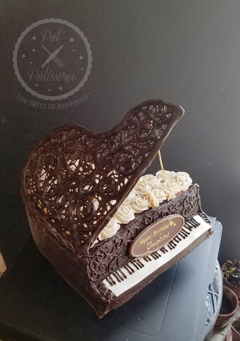 Piano Cakes Ideas, Piano Cake Design, Piano Cake Ideas, Piano Birthday Cake, Cake Piano, Musician Cake, Bolo Musical, Piano Cake, Music Themed Cakes