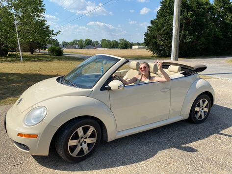 Volkswagen Convertible Beetles, Bettle Volkswagen Aesthetic, Bug Car Aesthetic, Buggy Car, Volkswagen Convertible, Vw Beetle Convertible, Volkswagen Beetle Convertible, Bug Car, Volkswagen New Beetle