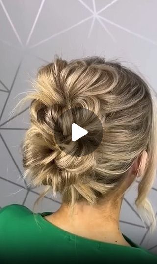 Hairstyle Ideas on Instagram: "Easy style for short hair!💚" Easy Updos For Short Hair, Short Hair Updo Easy, Style For Short Hair, Updos For Short Hair, Diy Updo, Hair Updos Tutorials, Easy Hair Updos, Up Dos For Medium Hair, Medium Short Hair