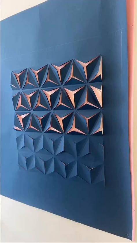 Origami Wall Art Diy, Folding Paper Art, Origami Art Projects, Paper Mechanics Design, Geometric Paper Art, Triangle Craft, Paper Folding Designs, Paper Folding Techniques, Origami Wall Art