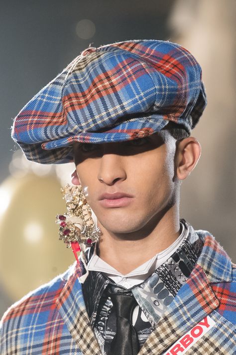 Charles Jeffrey Loverboy Fall 2019 Men's Fashion Show details Details Head Wear Fashion, Royal Family Jewels, Charles Jeffrey Loverboy, Charles Jeffrey, Menswear Accessories, Hat Patterns To Sew, Soft Hats, Men Fashion Show, Berets Cap