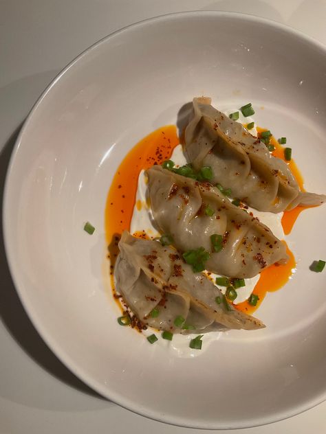 Gyoza Aesthetic, Big Snacks, Dim Sum Recipes, Food Tech, Salty Foods, Yummy Comfort Food, Food Is Fuel, Food Cravings, Food Styling