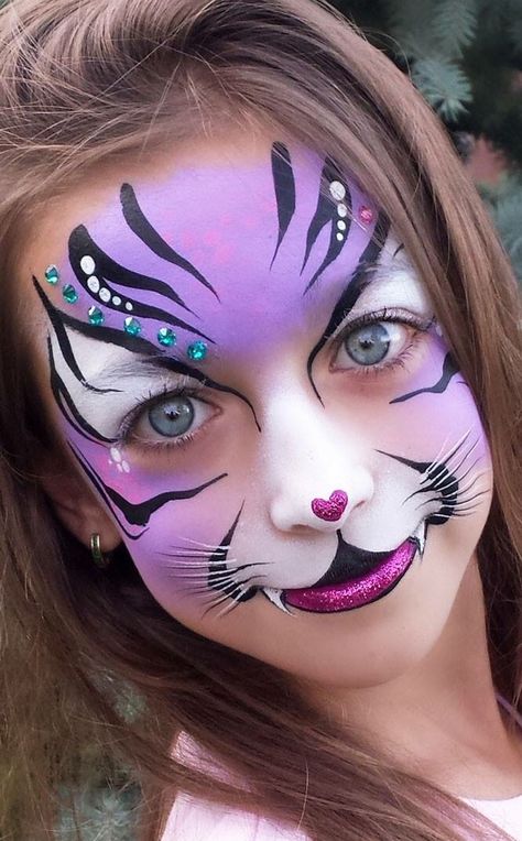 PRETTY CAT FACE MAKEUP FOR HALLOWEEN Cat Face Makeup, Carnaval Make-up, Kitty Face Paint, Obličejové Masky, Animal Face Paintings, Face Painting Ideas, Halloweenský Makeup, Girl Face Painting, Face Painting Tutorials