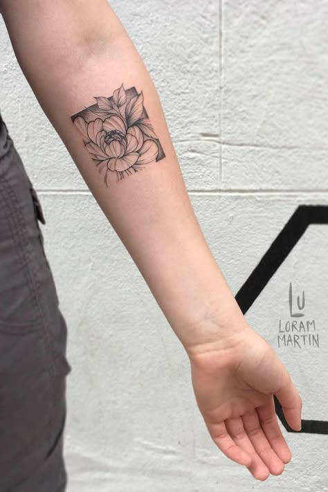 Flower In Box Tattoo, Blackwork Floral Tattoo, Blackwork Floral, Square Tattoo, Tattoo Floral, Forearm Tattoo Design, Floral Tattoo Design, Stylist Tattoos, Tattoo Style Drawings