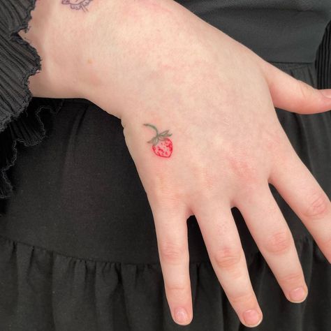 Strawberry Finger Tattoo, Tattoo Strawberry, Cousin Tattoos, Taboo Tattoo, Strawberry Tattoo, Matching Tats, Dainty Tattoos, Sister Tattoos, Dream Tattoos