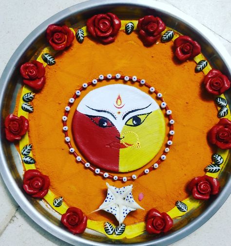 Navratri Dish Decoration, Aarti Thali Decoration Ideas Navratri, Aarti Ni Thali Decoration, Matli Decoration For Navratri, Navratri Aarti Thali Decoration, Navratri Arti Thali Decoration, Arati Plate Decoration, Aarti Dish Decoration, Thali Decoration For Navratri