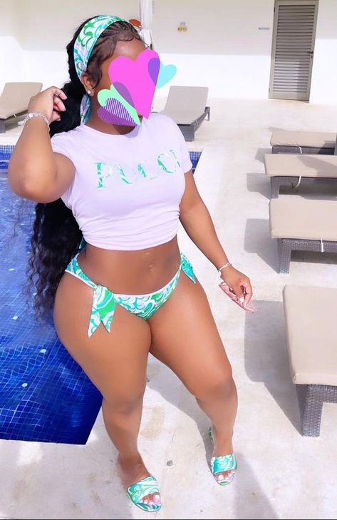 Baddie Bathing Suits Bikinis, Pucci Bathing Suit, Miami Spring Break Outfits Black Women, Spring Break Outfits Black Women, Baddie Swimsuit Outfits, Bathing Suits Baddie Outfits, Baddie Beach Outfits, Hbcu Fashion, Baby Tee Outfit