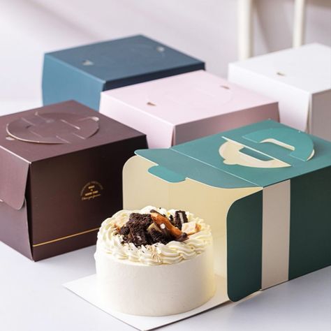 This cake box is made of ivory board, it has window and handle, very suitable for take out. For the size and artwork, it can be custom made. If you like to know more cake boxes, welcome to visit our website: www.aboxshop.com Unique Cake Packaging, Cake Packaging Photography, Cake Box Photography, Cake Box Korea, Cake Box Design Creative, Cake Boxes Design, Cake Box Design Packaging Ideas, Cake Box Packaging Design, Cake Packaging Design