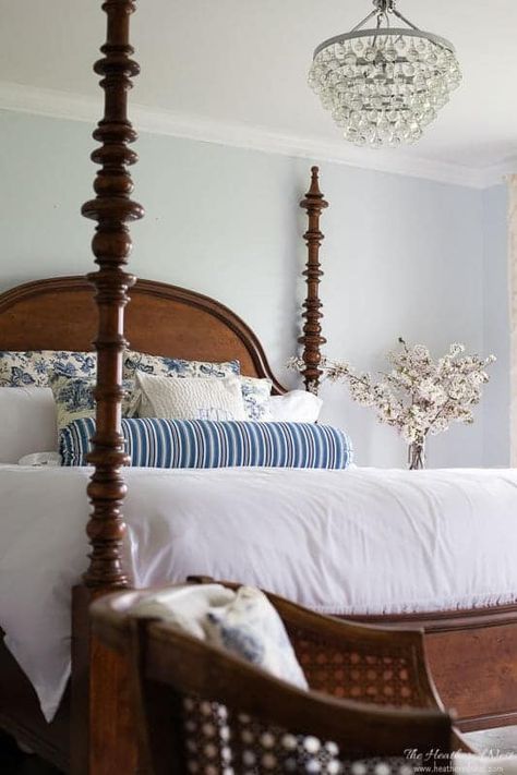 Traditional Bedroom Decor Ideas, New Traditional Bedroom, Mahogany Bedroom Furniture, Bedroom Fixtures, Blue And Cream Bedroom, Blue White Bedroom, Cherry Bedroom Furniture, Cherry Bedroom, Traditional Bedrooms