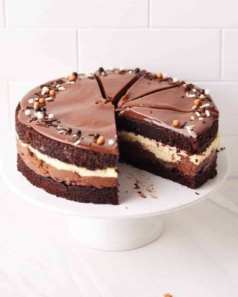 Costco Copycat, Cake Dark Chocolate, Triple Chocolate Mousse, Costco Cake, Triple Chocolate Mousse Cake, Tuxedo Cake, Dream Dessert, Dark Chocolate Mousse, White Chocolate Mousse