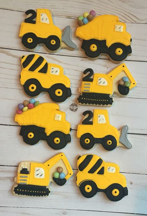 Truck Design Ideas, Construction Cookies, Digger Cake, Construction Birthday Cake, Digger Birthday, 4de Verjaardag, Dump Truck Birthday Party, Dump Truck Birthday, Construction Theme Birthday Party