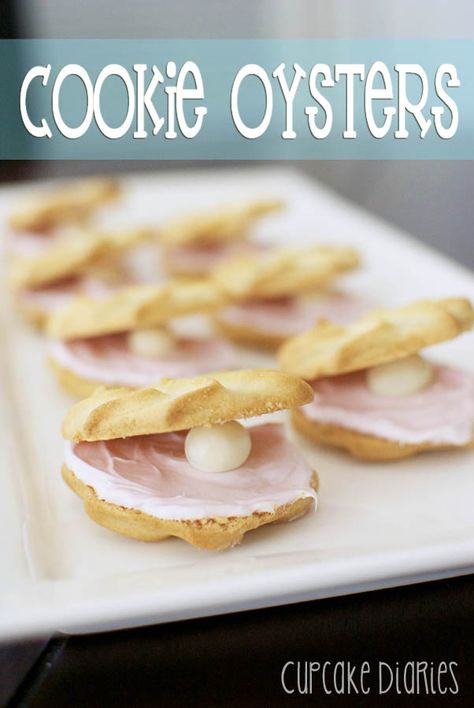 Cookie Oysters - These are so easy to make and a perfect treat for a summer party, beach or ocean themed party, or a baby shower! | cupcakediariesblog.com Hawai Party, Cupcake Diaries, Beach Baby Showers, Ocean Theme Party, Luau Birthday, Beach Themed Party, Shower Food, Baby Shower Food, Beach Baby