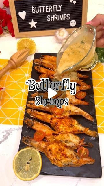 Seafood Network🦞🦐🦀🦑🐙🍤 on Instagram: "Butterfly shrimp with butter and garlic like restaurants
@mariamyfood 

It tastes amazing and doesn’t take long 🤤

Ingredients:
- Large shrimp, open it from the back like in the video and clean it well from the back.
- Shrimp marinade: salt, pepper, cumin, mustard, lemon juice, lemon zest, olive oil, paprika, minced garlic.
- We season the shrimp from the open back with the shrimp marinade and leave it in the refrigerator for an hour.
- In a pan, we sauté the shrimp with olive oil on the first open back until its color changes and we turn it over to the other side. It doesn’t take more than 6-7 minutes on the fire if it is large.

Sauce ingredients:
- Minced garlic.
- A box of cooking cream (I use dessert cream because it has a thicker consistenc Shrimp Baked In Oven, Butterfly Shrimp Recipes, Argentinian Shrimp Recipe, Butterfly Shrimp, Seafood Dinners, Shrimp Marinade, Mexican Shrimp, Steak And Shrimp, Cooking Cream