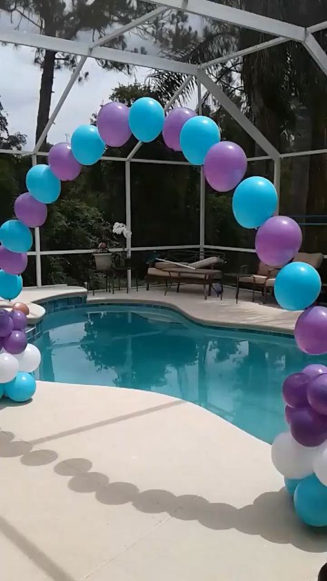 Balloon Arch Over Pool, Pool Balloon Arch, Simple Balloon Arch, Sweet 16 Pool Parties, Balloon Arch Ideas, Balloon Arch Decorations, Monster Inc Birthday, Pool Party Kids, Monster Inc