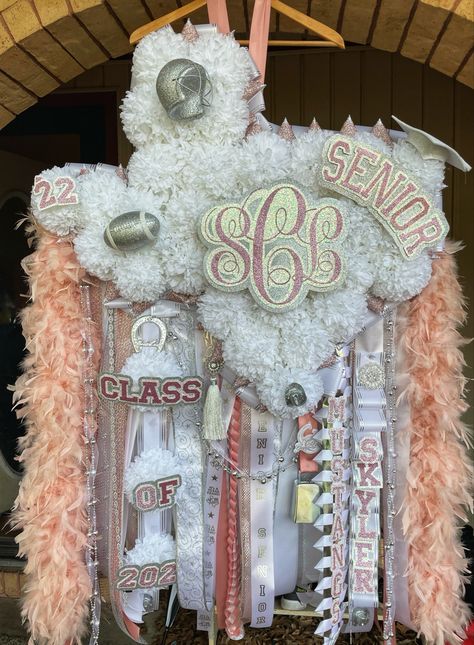 Texas shaped homecoming Mum. Class of 2022. Texas Shaped Mums Homecoming Senior, Texas Shaped Homecoming Mums, Texas Shaped Mum, Texas Mums Homecoming, Homecoming Couple, Big Homecoming Mums, Pink Mum, Unique Homecoming Mums, Hoco 2022