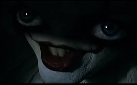 Pennywise Nickelsmart Meme, Funny Pennywise Pictures, Horror Funny Pics, Pennywise Mouth Open, If Horror Movies Were Realistic, Funny Horror Pictures, Pennywise Mouth, Spun Movie, Terror Icons