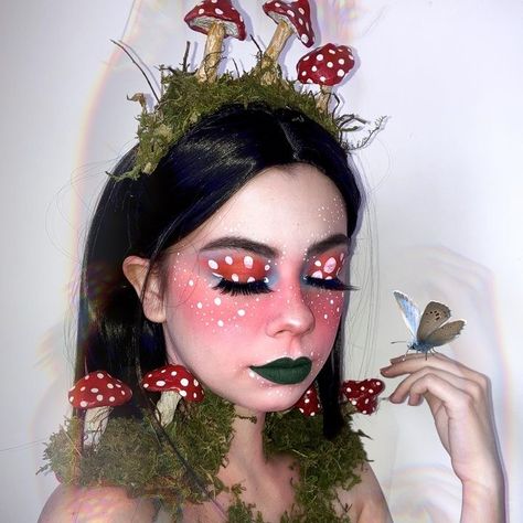 Cottagecore Makeup, Mushroom Makeup, Magical Butterfly, Look Halloween, Mushroom Costume, Mushroom Fairy, Fairy Makeup, Cottagecore Fashion, Elf Makeup