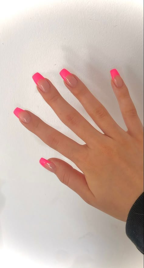 Hot Pink Tip Acrylic Nails, Cute Nails Acrylic Coffin French Tip, Simple Spring Break Nails Acrylic, Fun Nail Inspo Coffin, Preppy Nails Acrylic Square, Long Preppy Nails, Acrylic Nails For Spring Break, Hot Pink French Tip Coffin Acrylic Nails, Nails To Get For Vacation