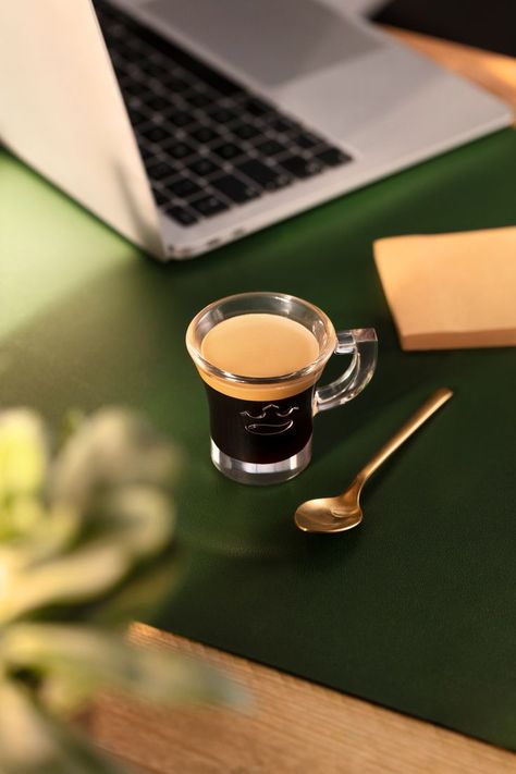 Shortest Day Of The Year, Coffee Advertising, Drink Display, Breakfast Photography, Coffee Shop Branding, Coffee Shop Photography, International Coffee, Coffee Shot, Sunny Morning