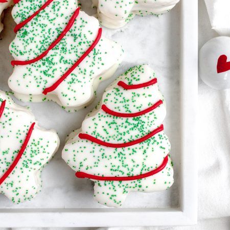 Copycat Little Debbie Christmas Tree Cakes - My Messy Kitchen 9 Months Pregnant, Little Debbie, Marshmallow Cream, Messy Kitchen, Tree Cakes, Christmas Foods, Christmas Snacks, Christmas Goodies, I Am Here